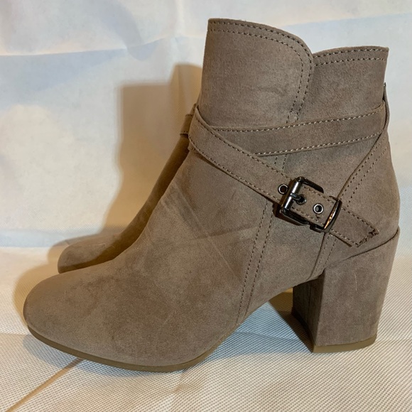 Madden Girl Rightonn Booties Taupe Vegan 7.5 - Picture 1 of 6